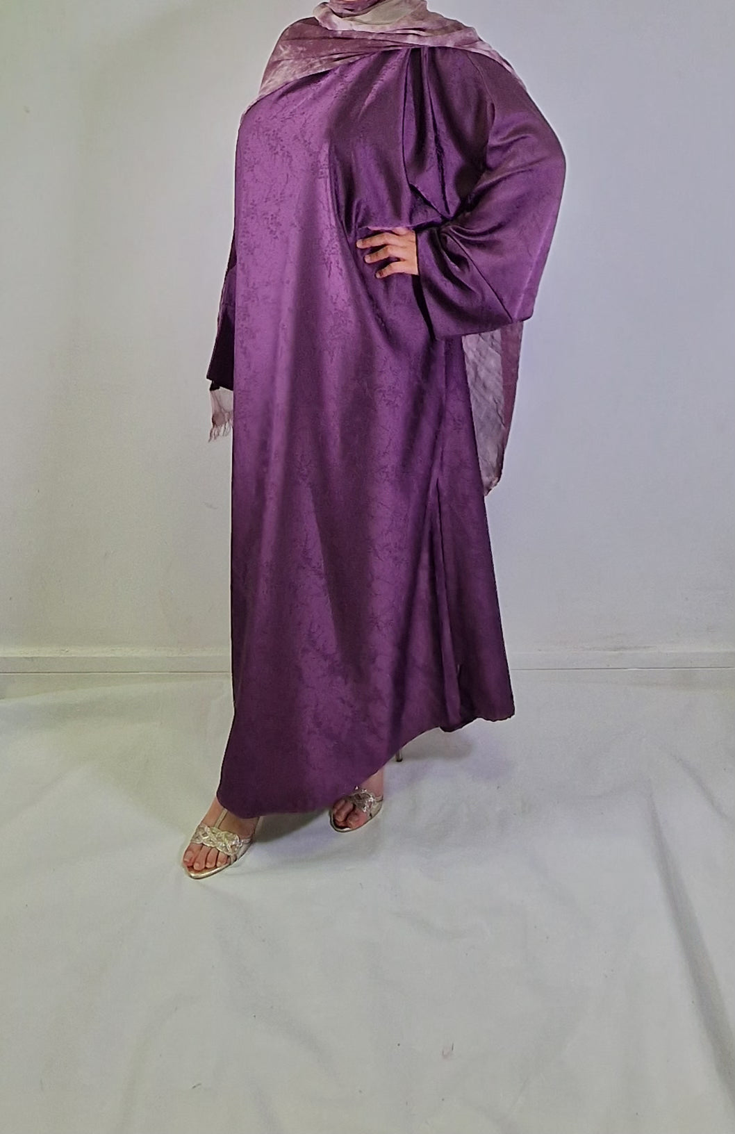 Yara Abaya purple