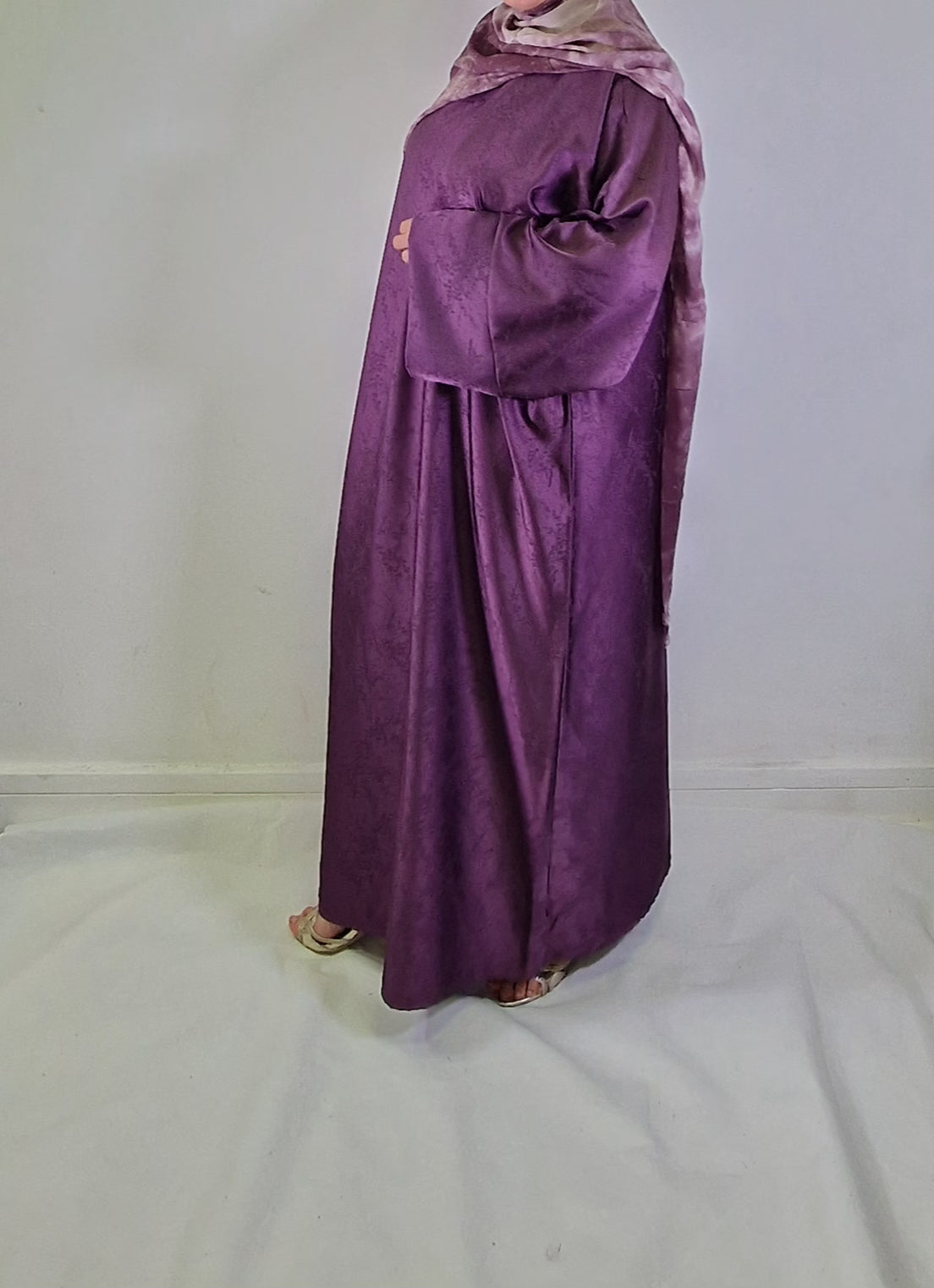 Yara Abaya purple