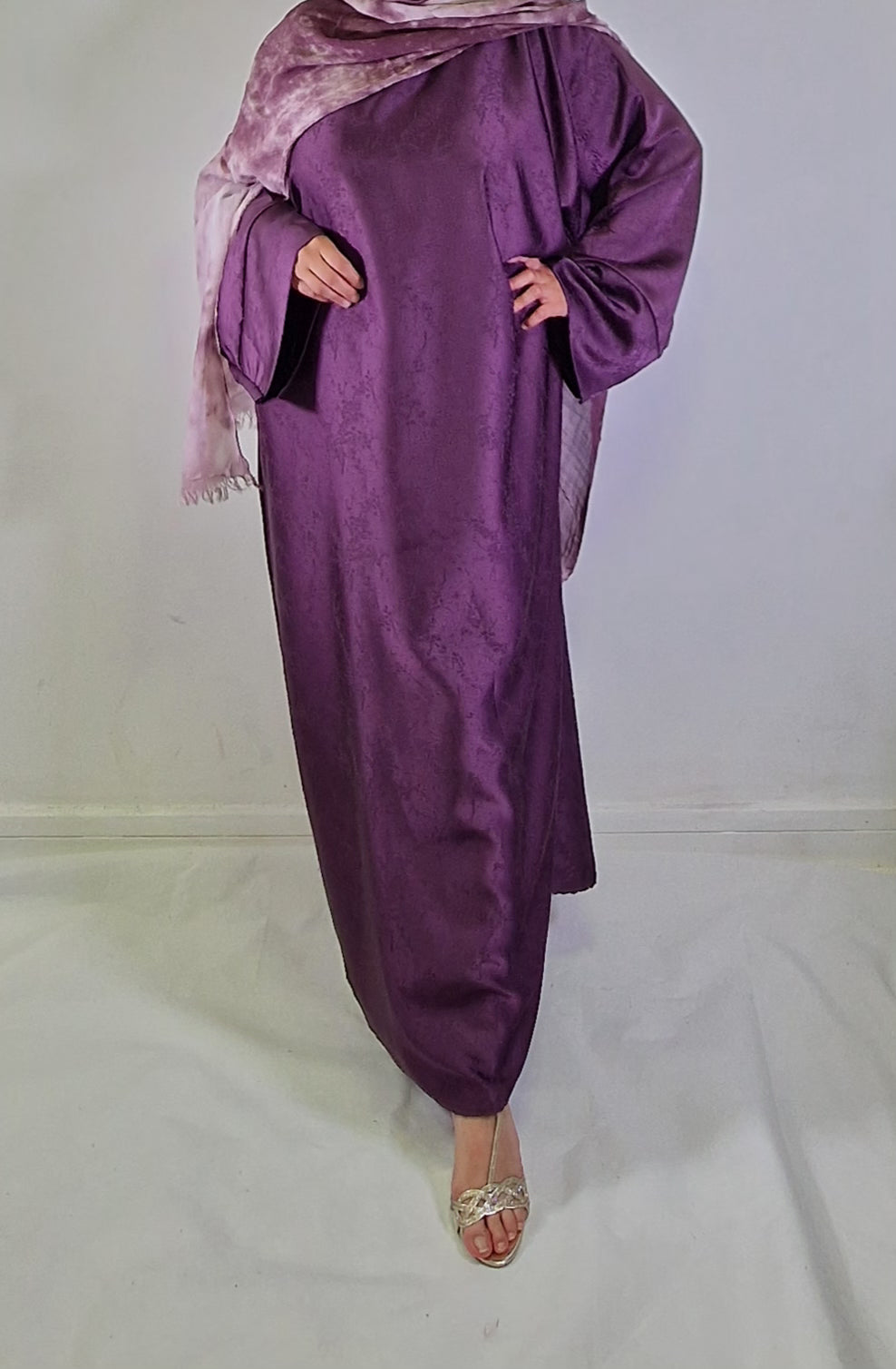 Yara Abaya purple